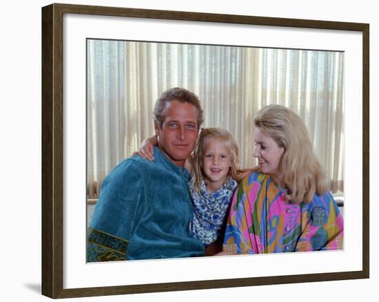 Actors Paul Newman and Joanne Woodward at Home with Their Daughter-Mark Kauffman-Framed Premium Photographic Print