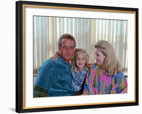 Actors Paul Newman and Joanne Woodward at Home with Their Daughter-Mark Kauffman-Framed Premium Photographic Print