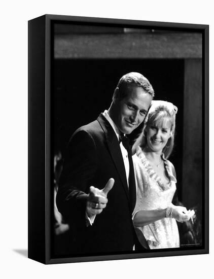 Actors Paul Newman and Joanne Woodward-Mark Kauffman-Framed Premier Image Canvas