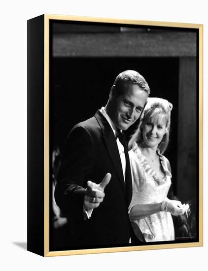 Actors Paul Newman and Joanne Woodward-Mark Kauffman-Framed Premier Image Canvas