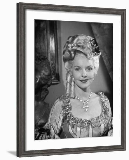 Actress, Elizabeth Fraser-null-Framed Photographic Print