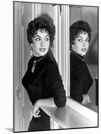 Actress Gina Lollobrigida October 31, 1955-null-Mounted Photo