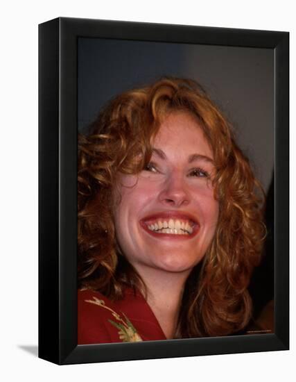 Actress Julia Roberts, Grinning-Dave Allocca-Framed Premier Image Canvas