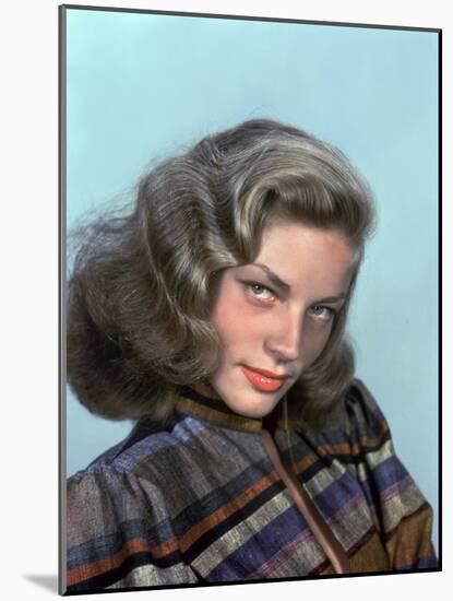Actress Lauren Bacall born September 16th, 1924 in New York as Betty Joan Perske, here 1946 (photo)-null-Mounted Photo