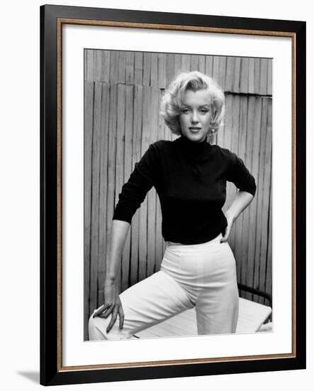 Actress Marilyn Monroe at Home-Alfred Eisenstaedt-Framed Premium Photographic Print