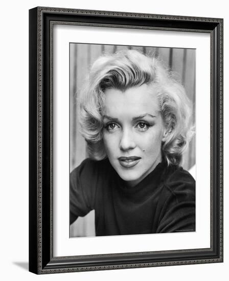 Actress Marilyn Monroe at Home-Alfred Eisenstaedt-Framed Premium Photographic Print