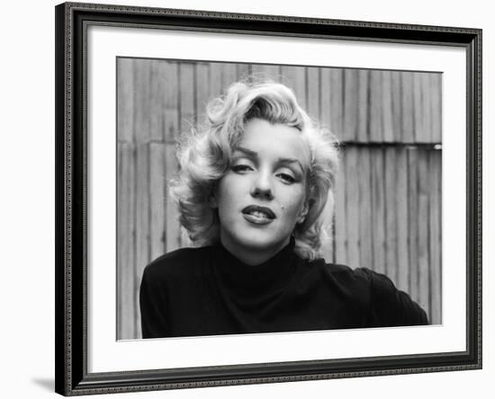 Actress Marilyn Monroe-Alfred Eisenstaedt-Framed Premium Photographic Print