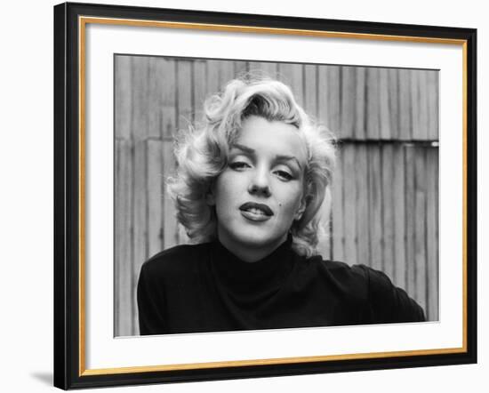 Actress Marilyn Monroe-Alfred Eisenstaedt-Framed Premium Photographic Print