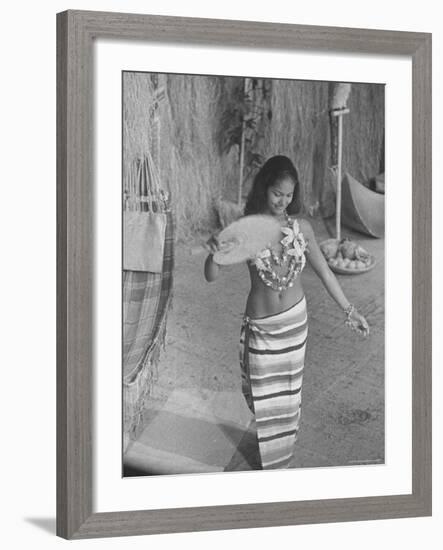 Actress Marpessa Dawn in "Chenice Noire"-Loomis Dean-Framed Premium Photographic Print