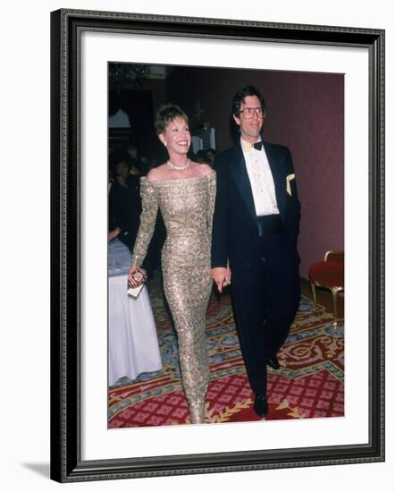 Actress Mary Tyler Moore and Husband, Dr. Robert Levine-null-Framed Premium Photographic Print