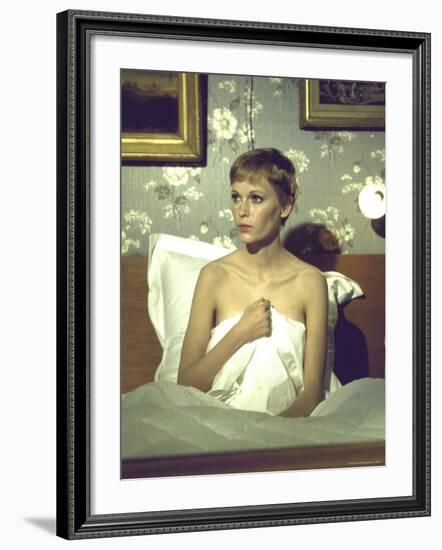 Actress Mia Farrow During Filming of the Motion Picture "A Dandy in Aspic"-Bill Eppridge-Framed Premium Photographic Print