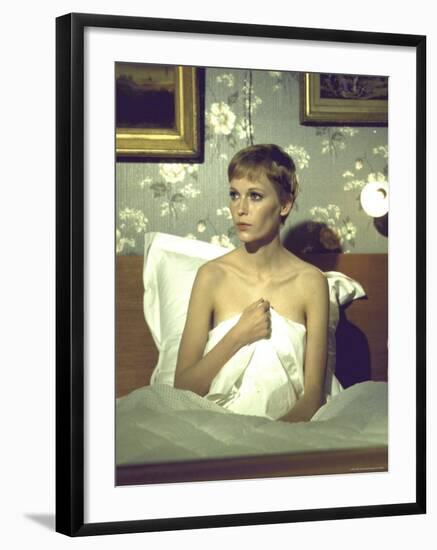 Actress Mia Farrow During Filming of the Motion Picture "A Dandy in Aspic"-Bill Eppridge-Framed Premium Photographic Print