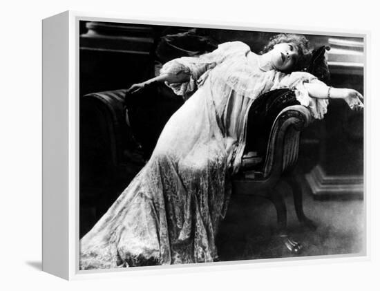 Actress Sarah Bernhardt-null-Framed Stretched Canvas