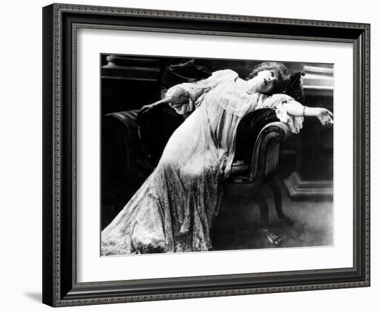 Actress Sarah Bernhardt-null-Framed Photo