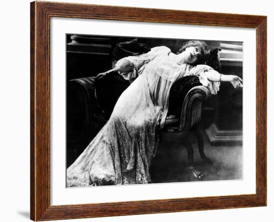 Actress Sarah Bernhardt-null-Framed Photo