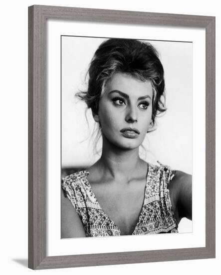 Actress Sophia Loren at Home-Alfred Eisenstaedt-Framed Premium Photographic Print