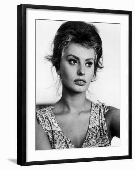 Actress Sophia Loren at Home-Alfred Eisenstaedt-Framed Premium Photographic Print