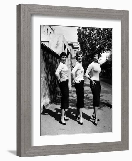 Actress Sophia Loren Posing with Her Mother and Her Sister-Loomis Dean-Framed Photographic Print