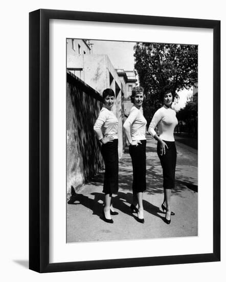 Actress Sophia Loren Posing with Her Mother and Her Sister-Loomis Dean-Framed Photographic Print