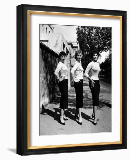 Actress Sophia Loren Posing with Her Mother and Her Sister-Loomis Dean-Framed Photographic Print