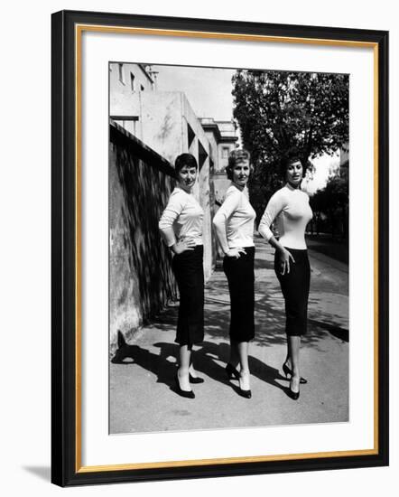 Actress Sophia Loren Posing with Her Mother and Her Sister-Loomis Dean-Framed Photographic Print