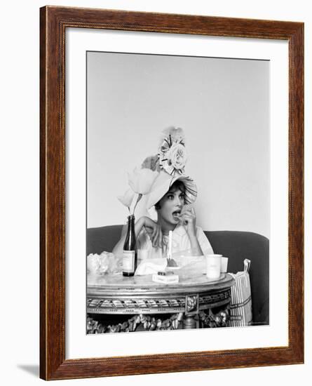 Actress Sophia Loren-Alfred Eisenstaedt-Framed Premium Photographic Print