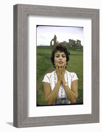 Actress Sophia Loren-Loomis Dean-Framed Photographic Print