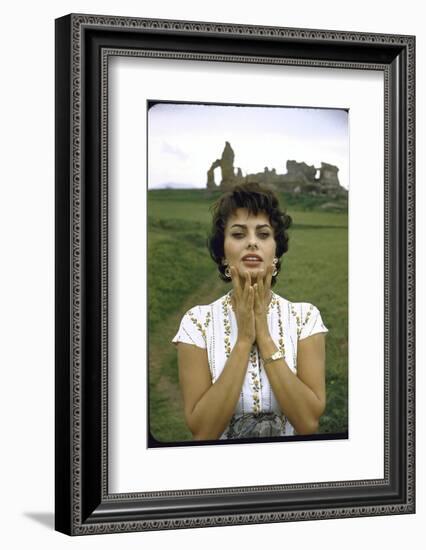 Actress Sophia Loren-Loomis Dean-Framed Photographic Print