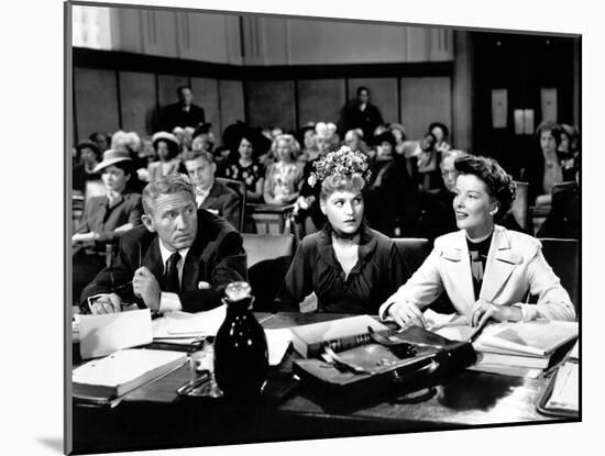 ADAM'S RIB, 1949 directed by GEORGE CUKOR with Spencer Tracy, Judy Holliday and Katharine Hepburn (-null-Mounted Photo