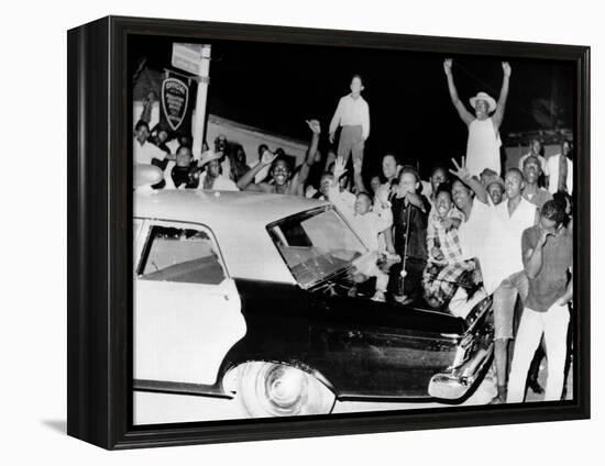 African American Jeer Police During the 1965 Watts Riots-null-Framed Stretched Canvas