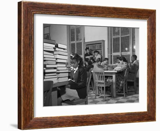 African American Students Reading at Bethune-Cookman College, Feb. 1943-null-Framed Photo