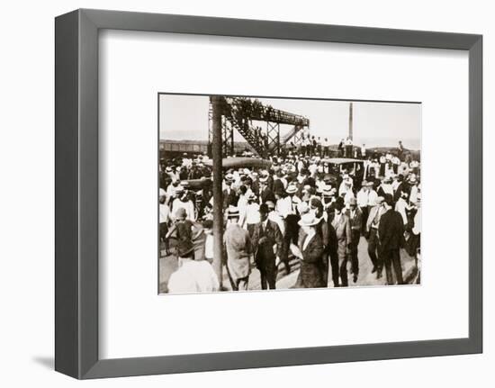 African Americans and whites leaving the beach as trouble begins, Chicago, Illinois, USA, c1919-Unknown-Framed Photographic Print