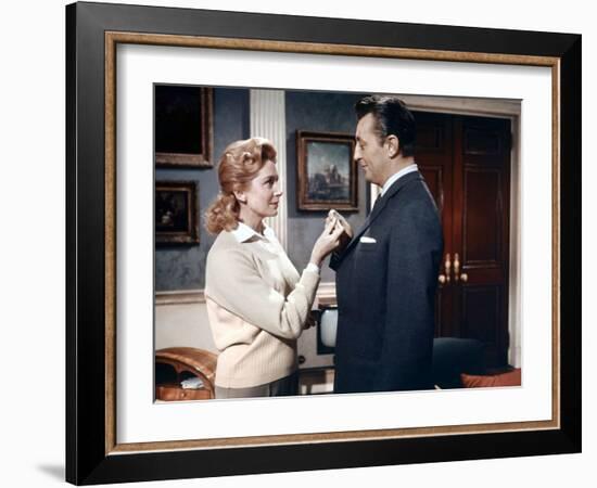 Ailleurs l'herbe est plus verte THE GRASS IS GREENER by StanleyDonen with Deborah Kerr and Robert M-null-Framed Photo