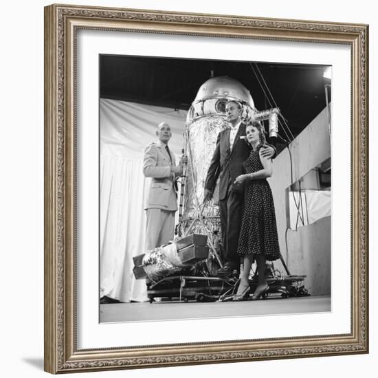 Air Force Lieutenant David G. Simons, Aeronautics Engineer Otto Winzen, and Vera Winzen, 1957-Yale Joel-Framed Photographic Print