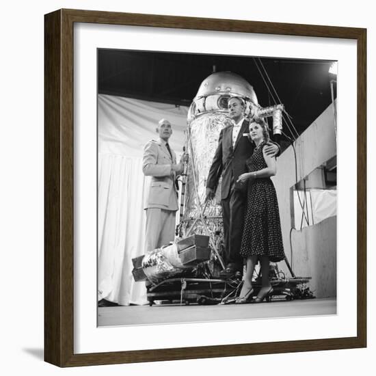 Air Force Lieutenant David G. Simons, Aeronautics Engineer Otto Winzen, and Vera Winzen, 1957-Yale Joel-Framed Photographic Print