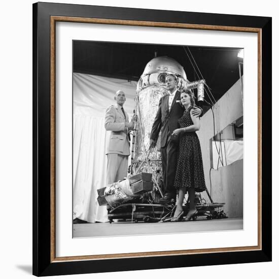 Air Force Lieutenant David G. Simons, Aeronautics Engineer Otto Winzen, and Vera Winzen, 1957-Yale Joel-Framed Photographic Print