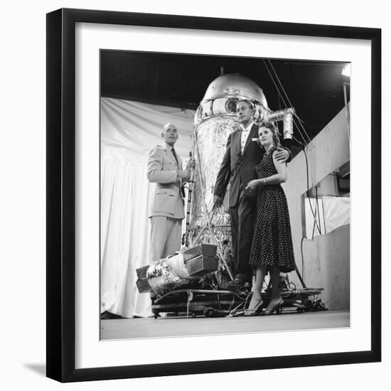 Air Force Lieutenant David G. Simons, Aeronautics Engineer Otto Winzen, and Vera Winzen, 1957-Yale Joel-Framed Photographic Print