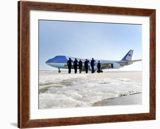 Air Force One, with President Obama and His Family Aboard, Prepares to Depart-null-Framed Photographic Print