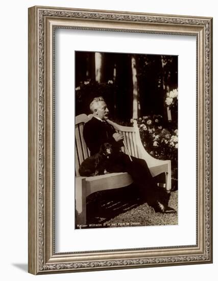 Ak Kaiser Wilhelm II Im Park Des Hauses Doorn, Dackel, Sitzbank-null-Framed Photographic Print