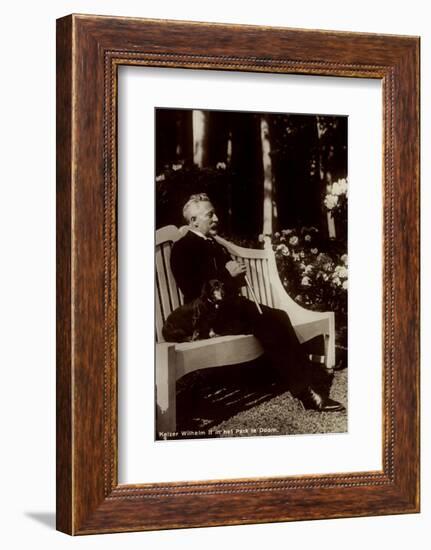 Ak Kaiser Wilhelm II Im Park Des Hauses Doorn, Dackel, Sitzbank-null-Framed Photographic Print