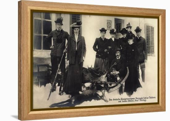 Ak Kronprinzenpaar, Herzogin Carl, Graf Törring, Jagd, Winter-German photographer-Framed Premier Image Canvas