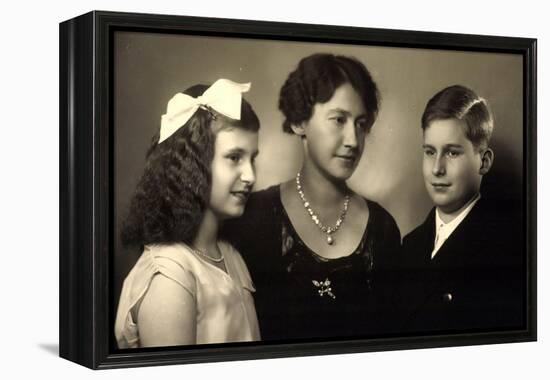 Ak Prinzessin Elisabeth Von Thurn U. Taxis, Anselm Und Iniga-German photographer-Framed Premier Image Canvas