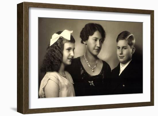 Ak Prinzessin Elisabeth Von Thurn U. Taxis, Anselm Und Iniga-German photographer-Framed Giclee Print