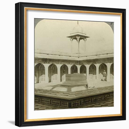 Akbar's Tomb, Sikandara, Uttar Pradesh, India, C1900s-Underwood & Underwood-Framed Photographic Print