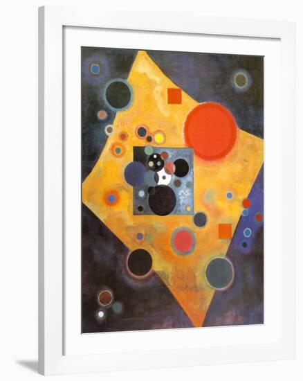 Akzent in Rosa-Wassily Kandinsky-Framed Art Print