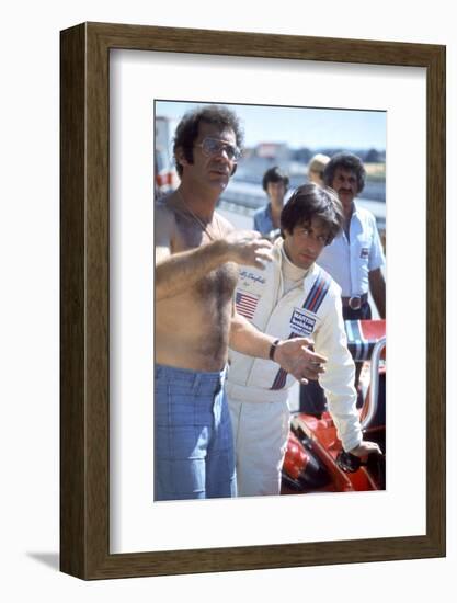 Al Pacino, producer, director Sydney Pollack, on the set of the film Bobby Deerfield, 1977 (photo)-null-Framed Photo