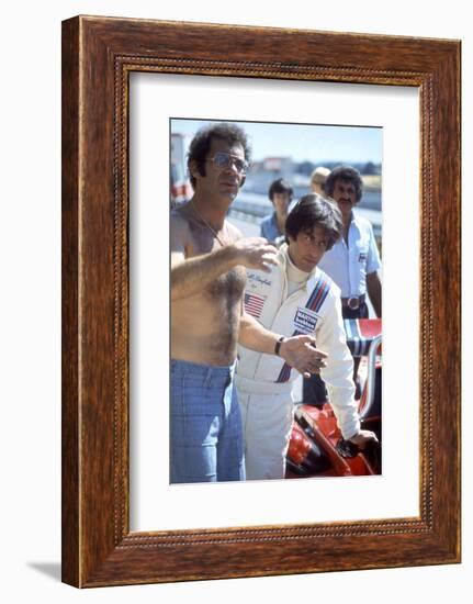 Al Pacino, producer, director Sydney Pollack, on the set of the film Bobby Deerfield, 1977 (photo)-null-Framed Photo