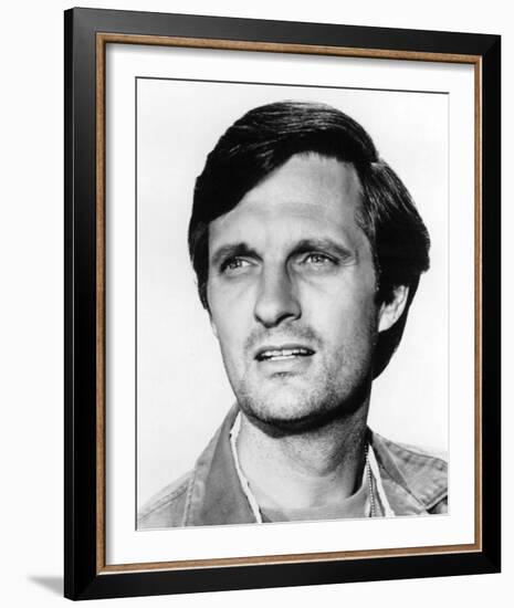 Alan Alda - M*A*S*H-null-Framed Photo