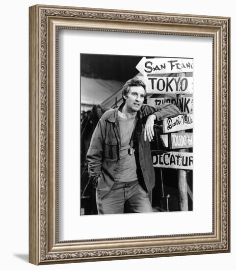 Alan Alda - M*A*S*H-null-Framed Photo