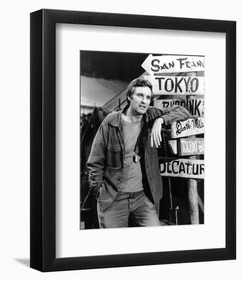 Alan Alda - M*A*S*H-null-Framed Photo